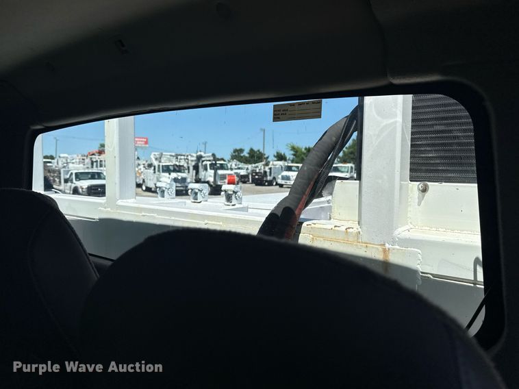 image for item EG5942 2009 International 7500 Crew Cab crane truck