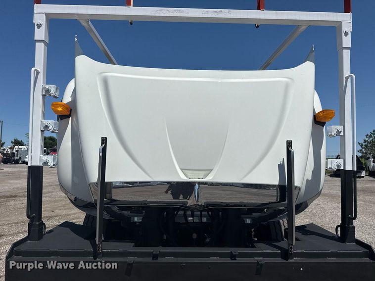 image for item EG5942 2009 International 7500 Crew Cab crane truck