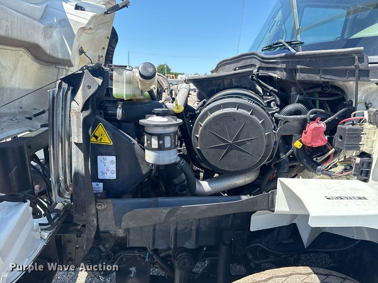 image for item EG5942 2009 International 7500 Crew Cab crane truck