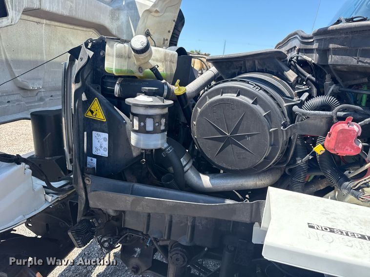 image for item EG5942 2009 International 7500 Crew Cab crane truck