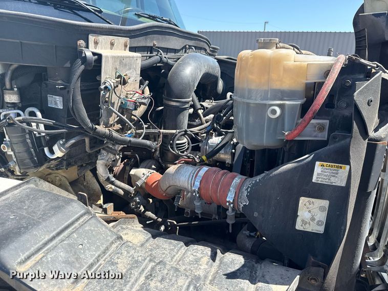 image for item EG5942 2009 International 7500 Crew Cab crane truck