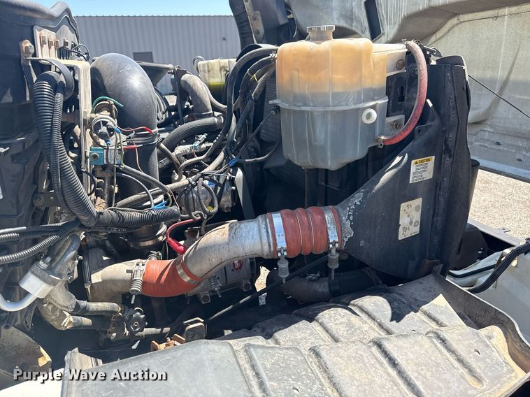 image for item EG5942 2009 International 7500 Crew Cab crane truck