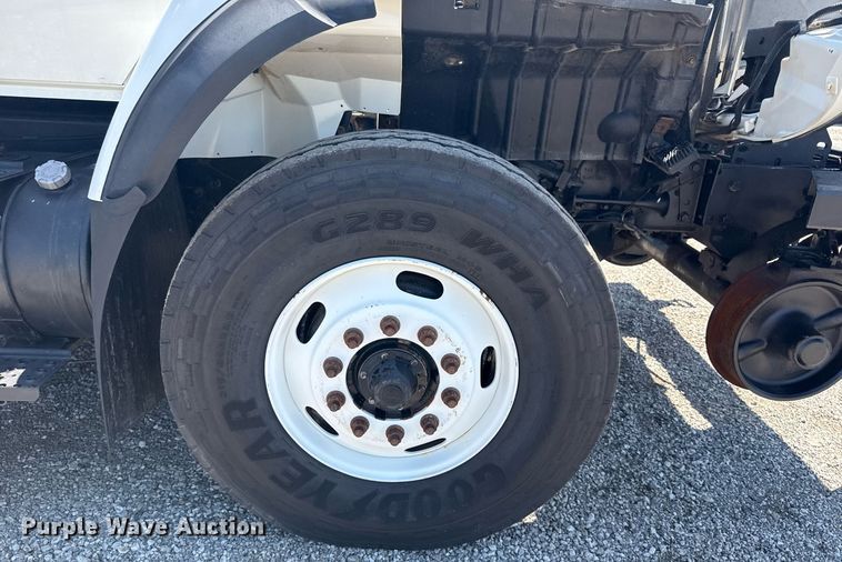 image for item EG5942 2009 International 7500 Crew Cab crane truck