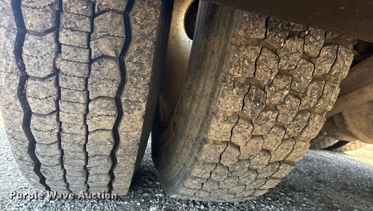 image for item EG5942 2009 International 7500 Crew Cab crane truck