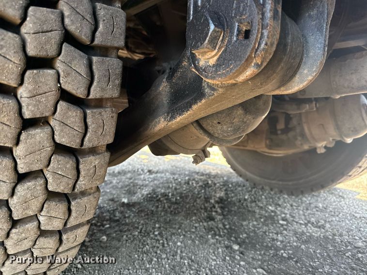 image for item EG5942 2009 International 7500 Crew Cab crane truck