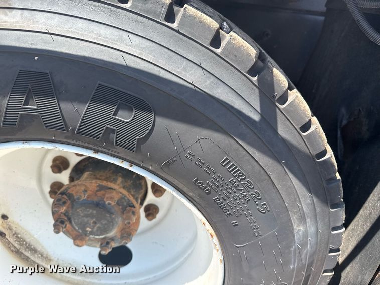 image for item EG5942 2009 International 7500 Crew Cab crane truck