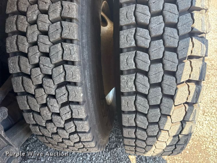 image for item EG5942 2009 International 7500 Crew Cab crane truck