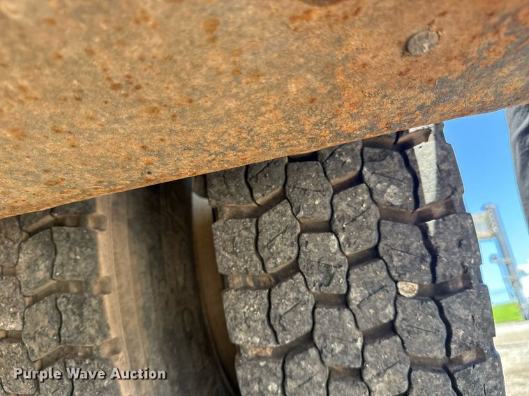 image for item EG5942 2009 International 7500 Crew Cab crane truck