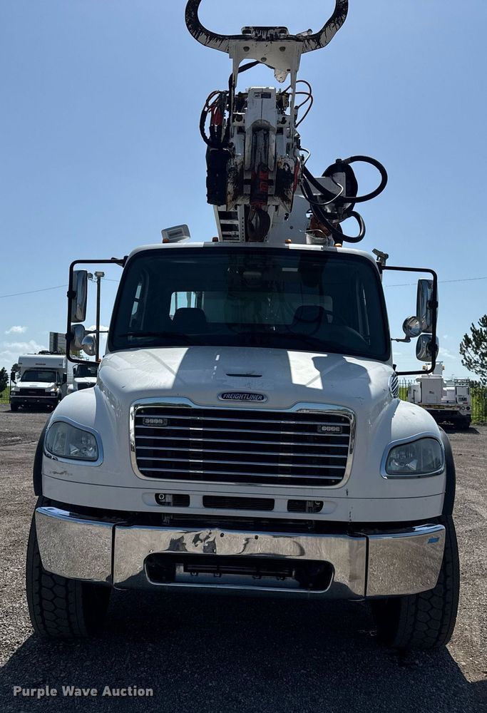 image for item EG5948 2013 Freightliner Business Class M2 digger derrick truck