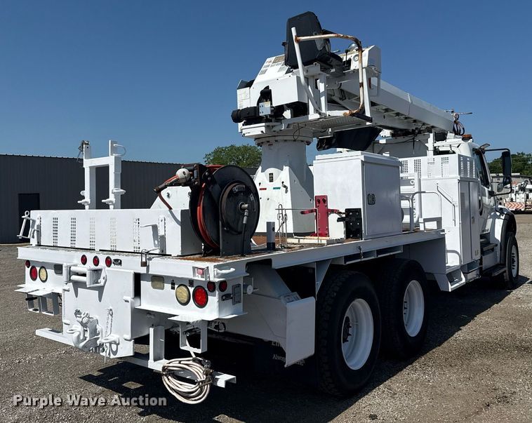 image for item EG5948 2013 Freightliner Business Class M2 digger derrick truck