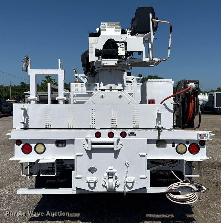 image for item EG5948 2013 Freightliner Business Class M2 digger derrick truck