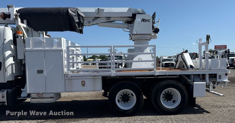 image for item EG5948 2013 Freightliner Business Class M2 digger derrick truck