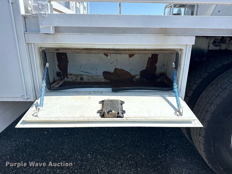 image for item EG5948 2013 Freightliner Business Class M2 digger derrick truck