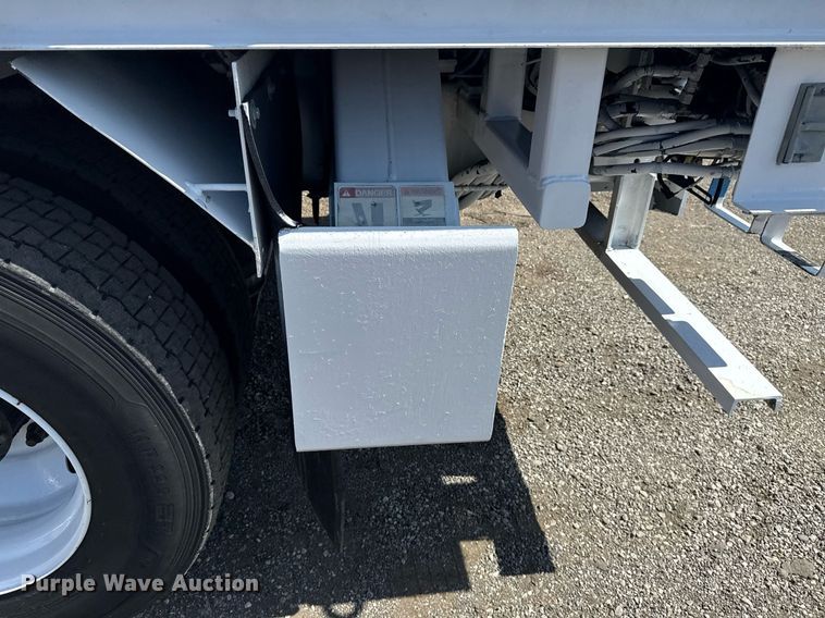 image for item EG5948 2013 Freightliner Business Class M2 digger derrick truck