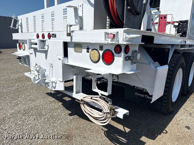 image for item EG5948 2013 Freightliner Business Class M2 digger derrick truck