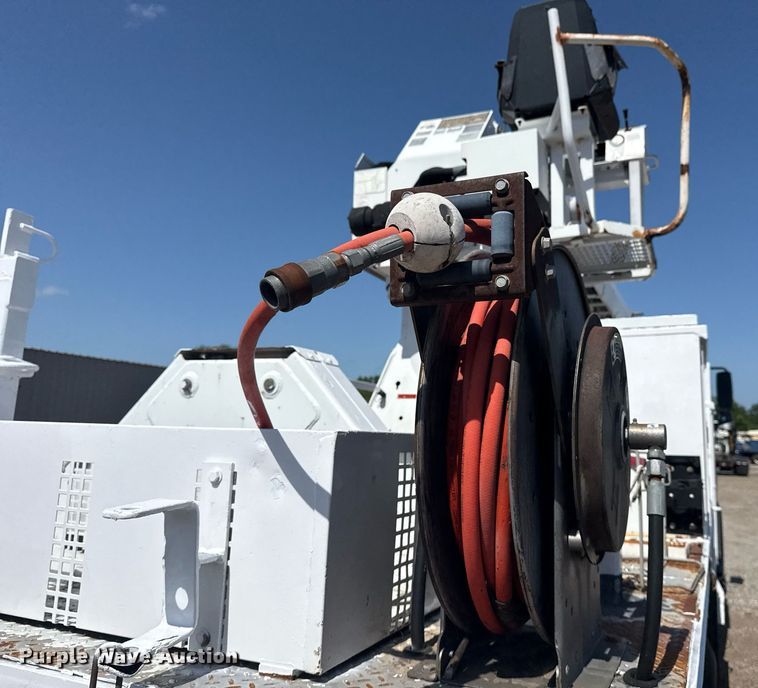 image for item EG5948 2013 Freightliner Business Class M2 digger derrick truck