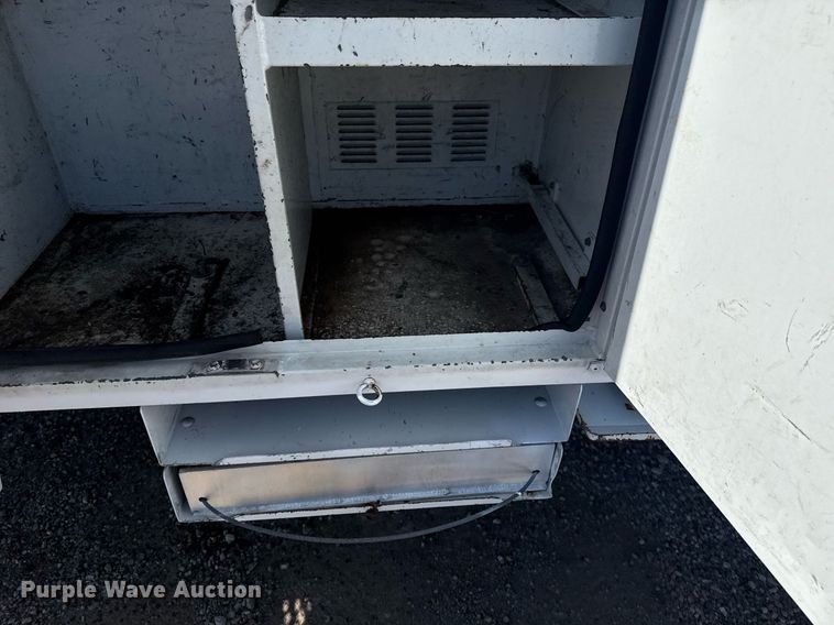 image for item EG5948 2013 Freightliner Business Class M2 digger derrick truck