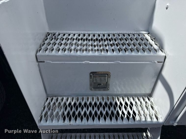 image for item EG5948 2013 Freightliner Business Class M2 digger derrick truck