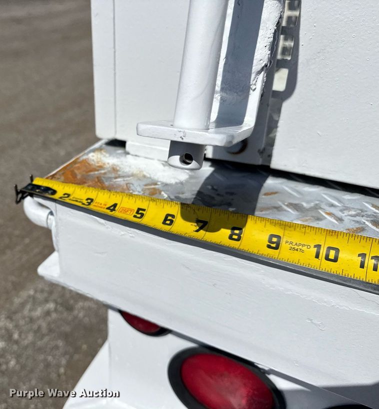 image for item EG5948 2013 Freightliner Business Class M2 digger derrick truck