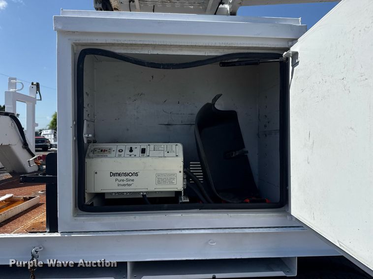 image for item EG5948 2013 Freightliner Business Class M2 digger derrick truck