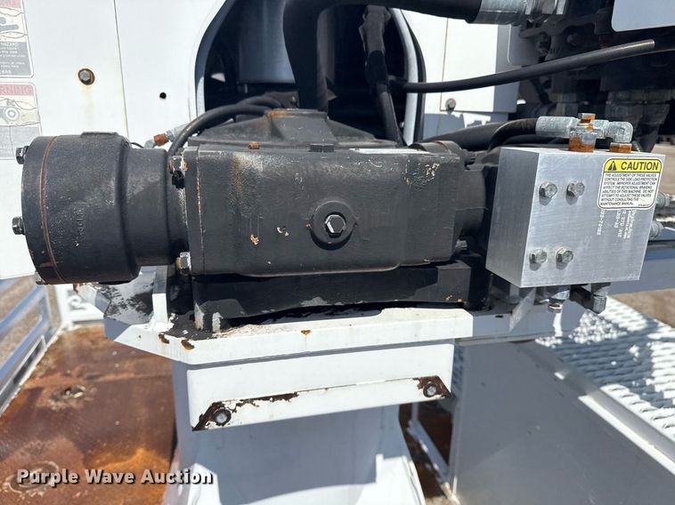 image for item EG5948 2013 Freightliner Business Class M2 digger derrick truck