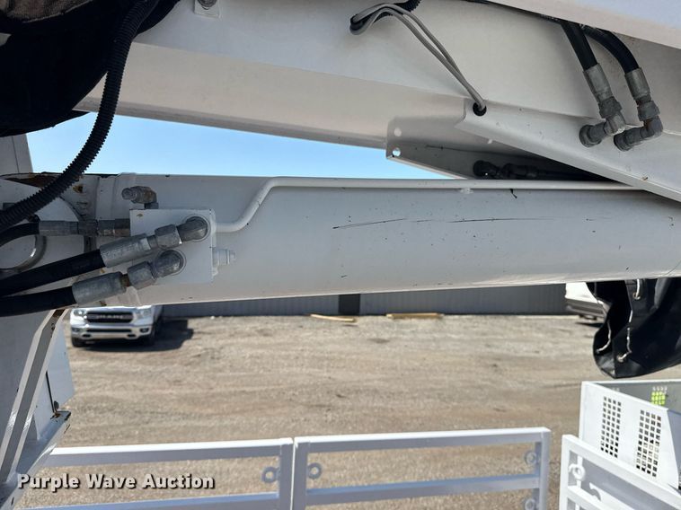 image for item EG5948 2013 Freightliner Business Class M2 digger derrick truck