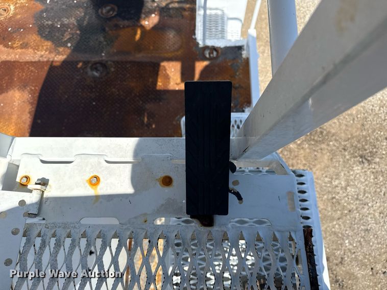 image for item EG5948 2013 Freightliner Business Class M2 digger derrick truck