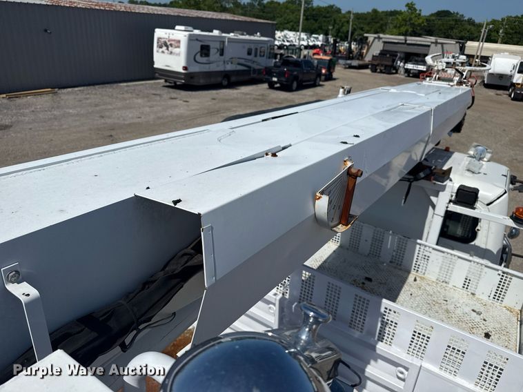 image for item EG5948 2013 Freightliner Business Class M2 digger derrick truck