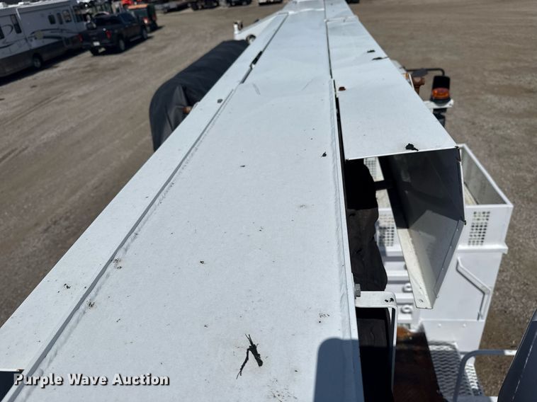 image for item EG5948 2013 Freightliner Business Class M2 digger derrick truck