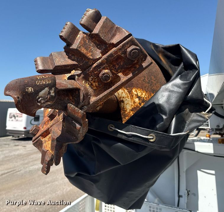 image for item EG5948 2013 Freightliner Business Class M2 digger derrick truck