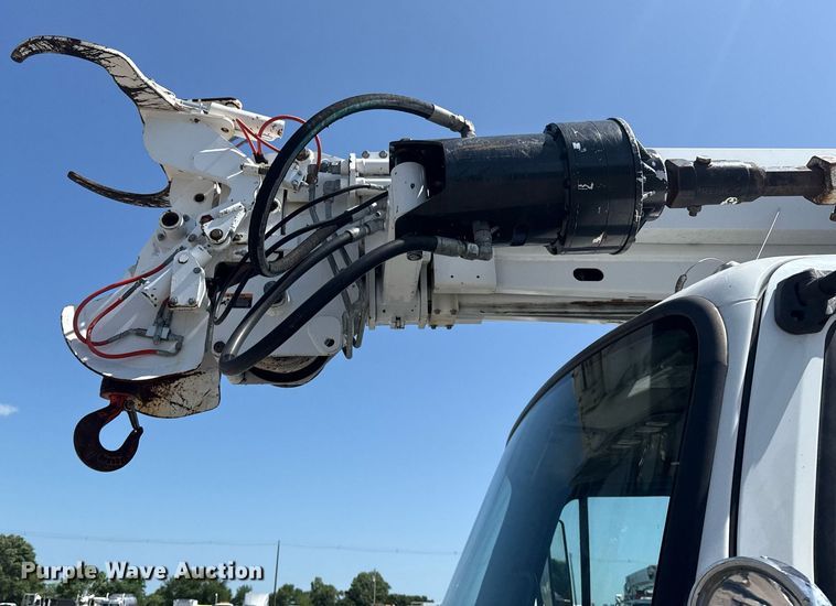 image for item EG5948 2013 Freightliner Business Class M2 digger derrick truck