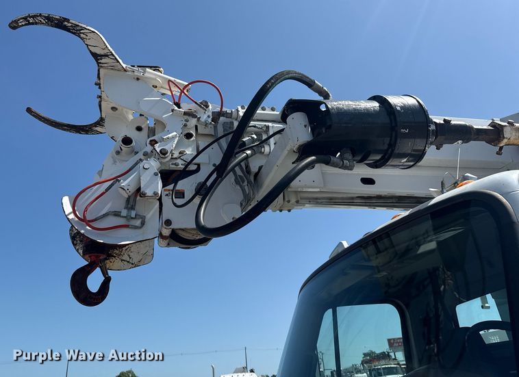 image for item EG5948 2013 Freightliner Business Class M2 digger derrick truck