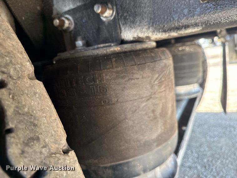 image for item EG5948 2013 Freightliner Business Class M2 digger derrick truck