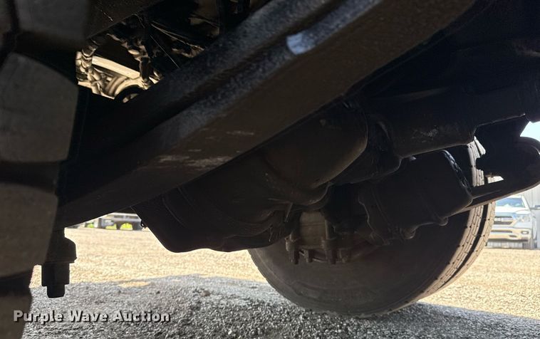 image for item EG5948 2013 Freightliner Business Class M2 digger derrick truck