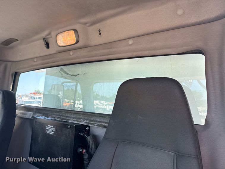 image for item EG5948 2013 Freightliner Business Class M2 digger derrick truck