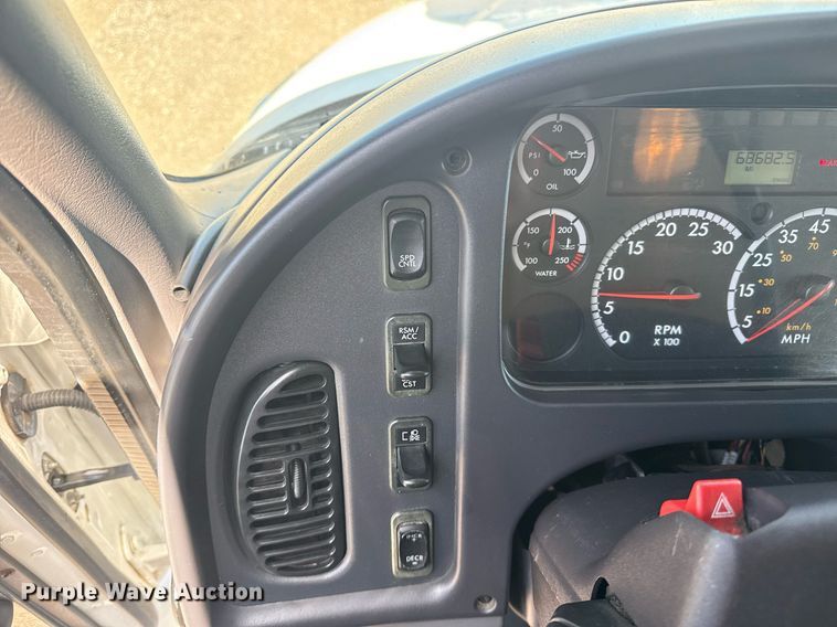 image for item EG5948 2013 Freightliner Business Class M2 digger derrick truck