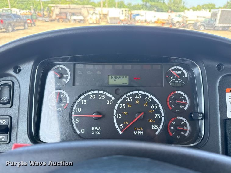 image for item EG5948 2013 Freightliner Business Class M2 digger derrick truck