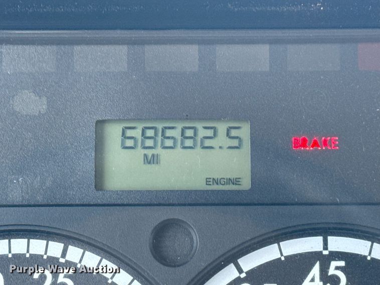 image for item EG5948 2013 Freightliner Business Class M2 digger derrick truck