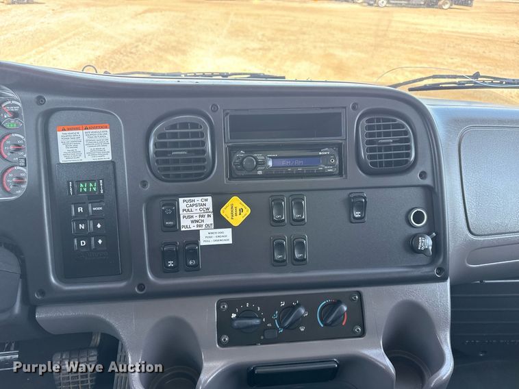 image for item EG5948 2013 Freightliner Business Class M2 digger derrick truck