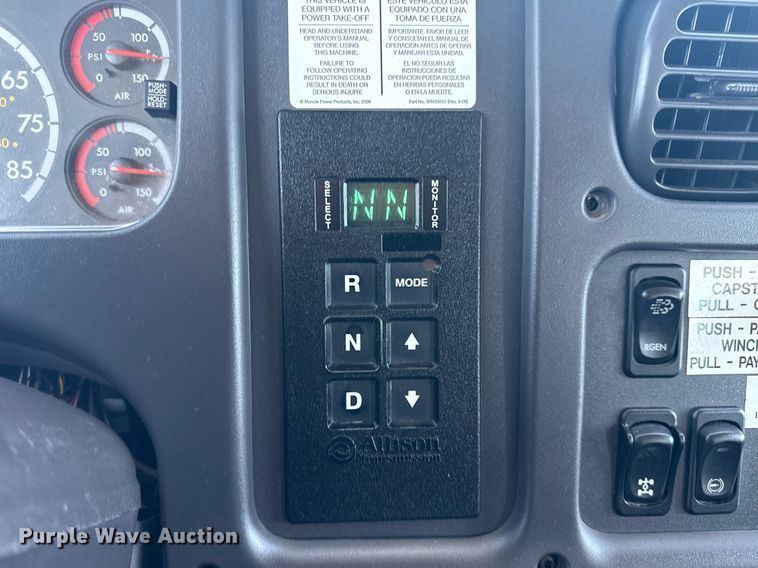 image for item EG5948 2013 Freightliner Business Class M2 digger derrick truck