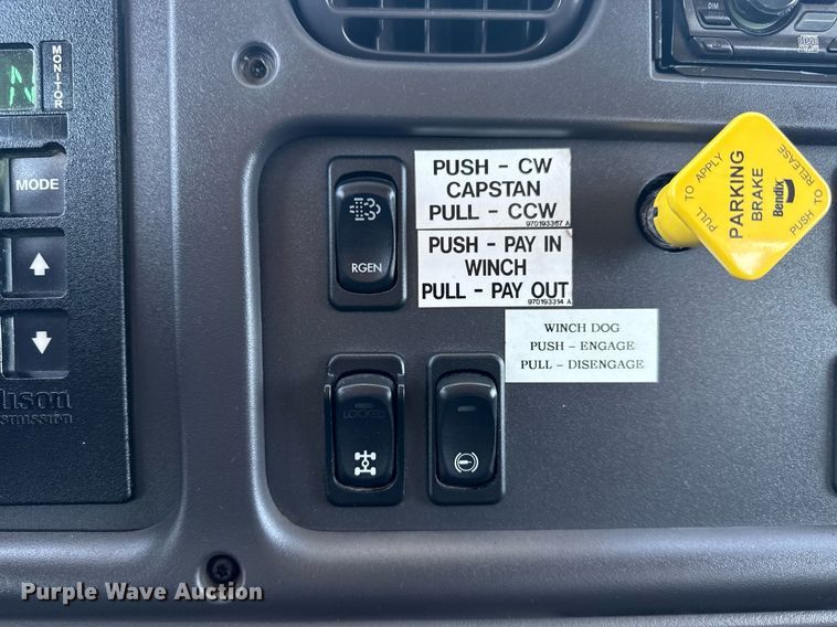 image for item EG5948 2013 Freightliner Business Class M2 digger derrick truck