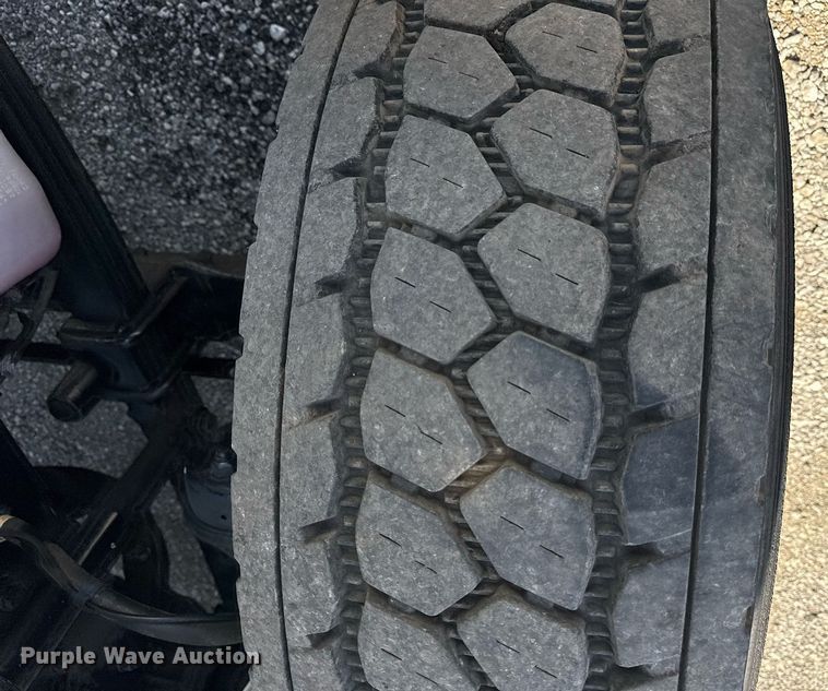 image for item EG5948 2013 Freightliner Business Class M2 digger derrick truck