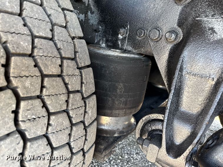 image for item EG5948 2013 Freightliner Business Class M2 digger derrick truck