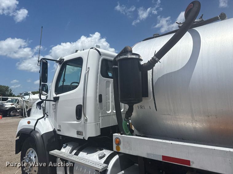 image for item EG5950 2015 Freightliner 114SD vacuum truck