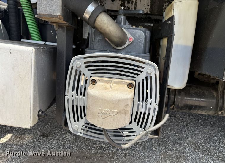 image for item EG5950 2015 Freightliner 114SD vacuum truck