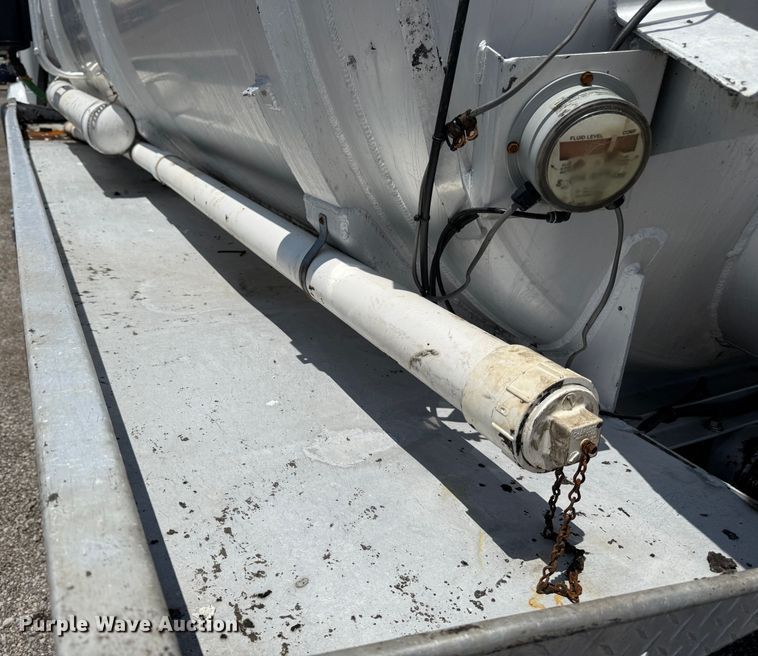 image for item EG5950 2015 Freightliner 114SD vacuum truck