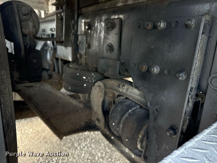 image for item EG5950 2015 Freightliner 114SD vacuum truck