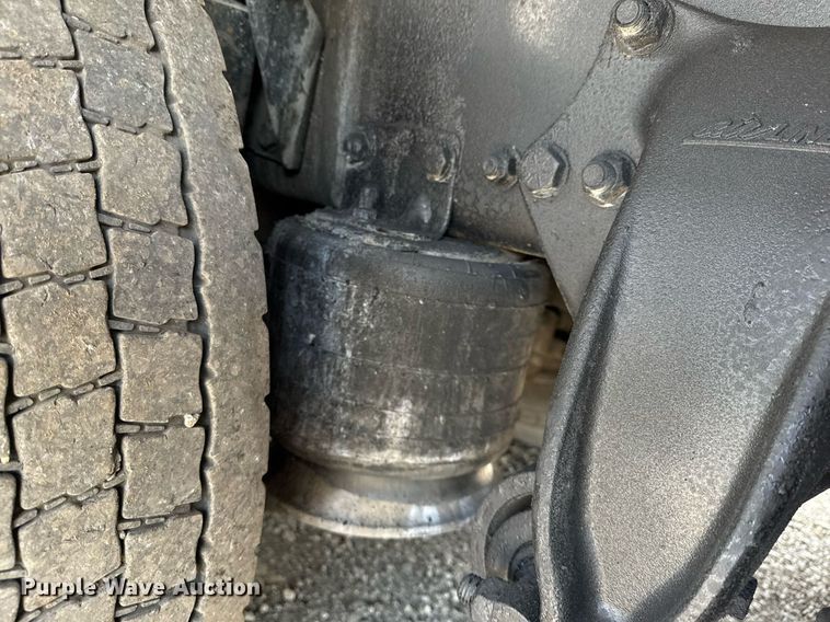 image for item EG5950 2015 Freightliner 114SD vacuum truck