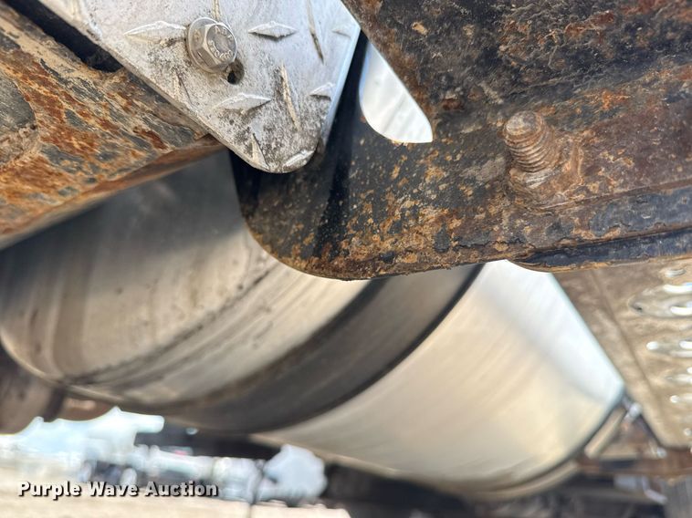 image for item EG5950 2015 Freightliner 114SD vacuum truck