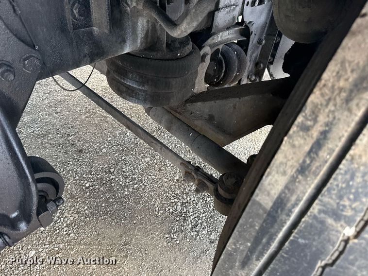 image for item EG5950 2015 Freightliner 114SD vacuum truck